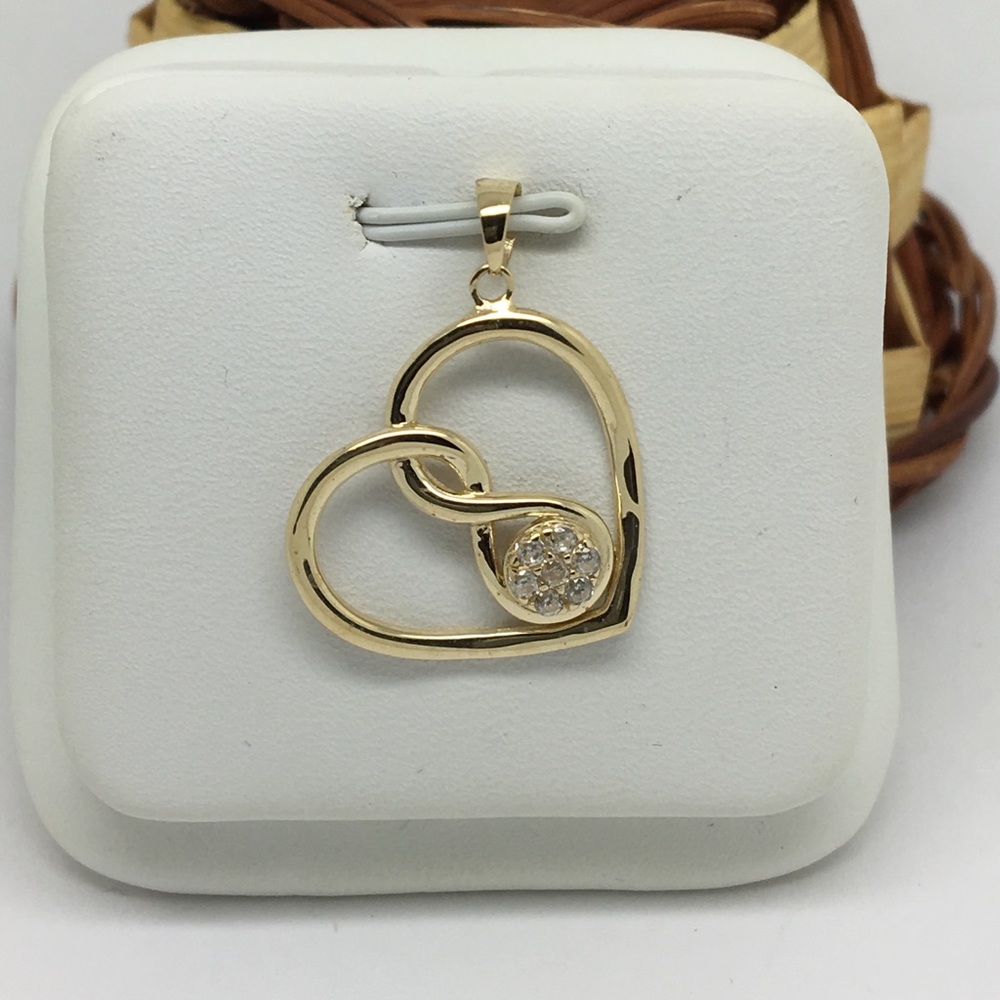 10K Yellow Gold CZ Heart Pendant